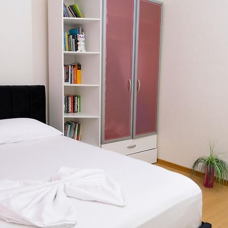Albjona Guesthouse Tirana Buitenkant foto