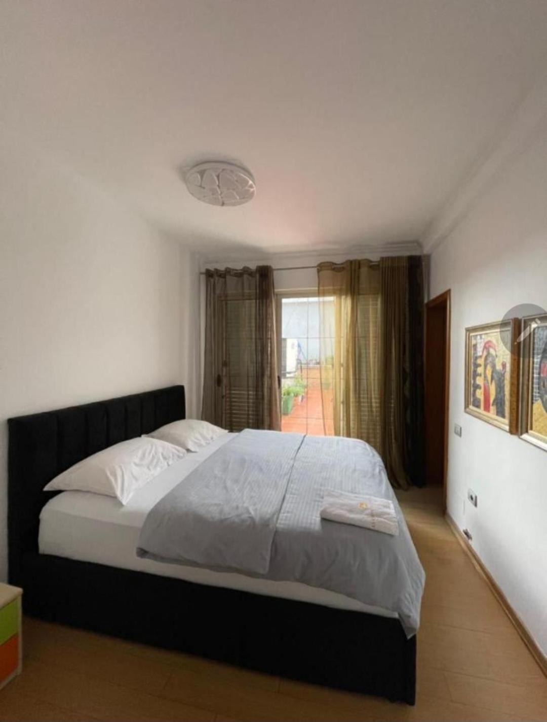 Albjona Guesthouse Tirana Buitenkant foto