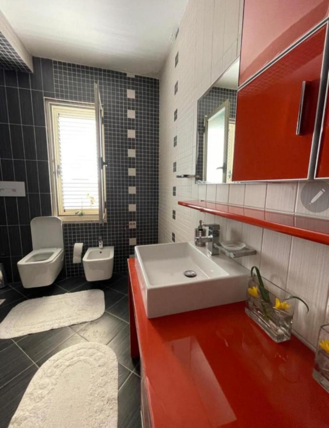 Albjona Guesthouse Tirana Buitenkant foto