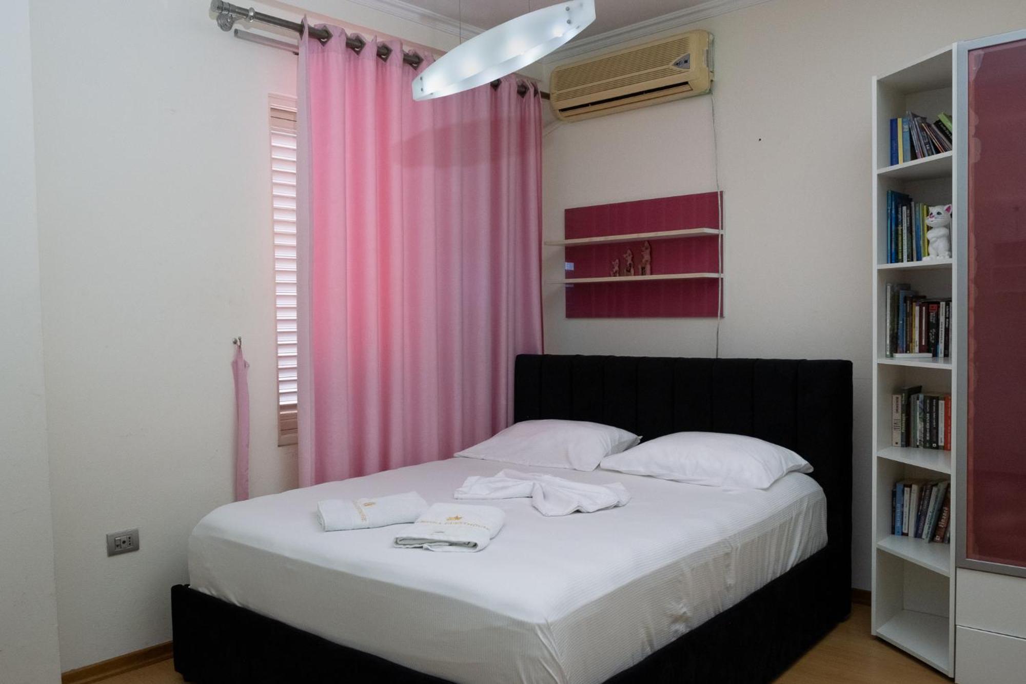 Albjona Guesthouse Tirana Buitenkant foto