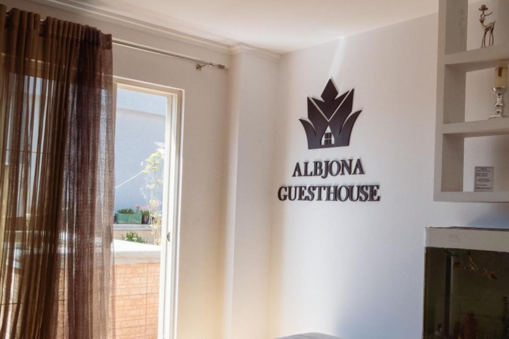 Albjona Guesthouse Tirana Buitenkant foto