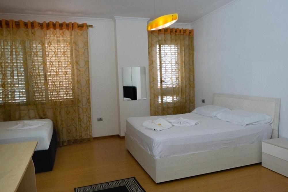 Albjona Guesthouse Tirana Buitenkant foto