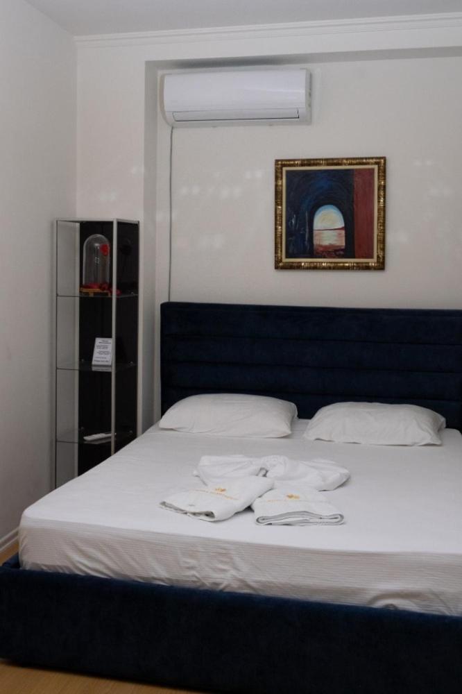 Albjona Guesthouse Tirana Buitenkant foto